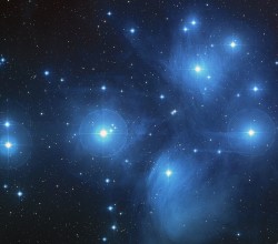 1280px-Pleiades_large