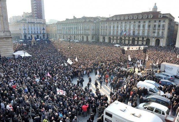 grillo piazza castello The Biggest Political Revolution On The Internet